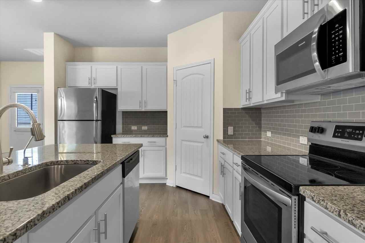 1013 Gaelic Dr - Photo 7 of 22