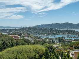 featured image of 27 Meadow Hill Dr