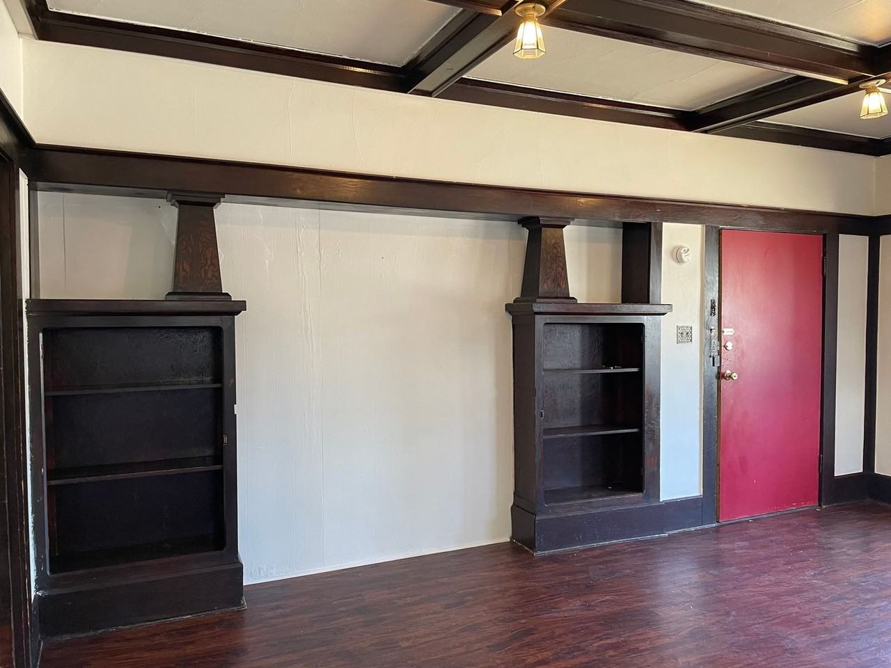 530 S Grape St - Photo 5 of 17