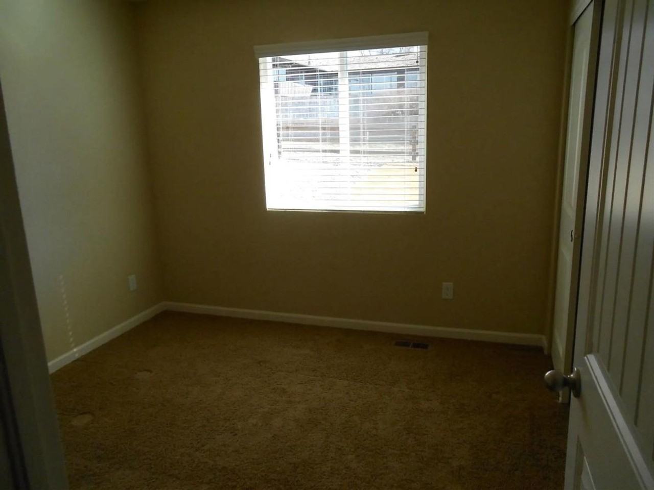 2288 Sopris Cir - Photo 7 of 10