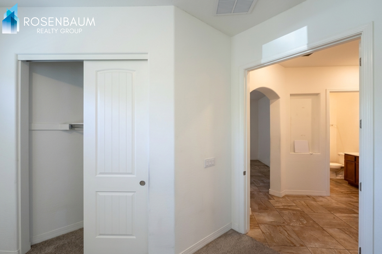 6070 E Greer Ln - Photo 3 of 7