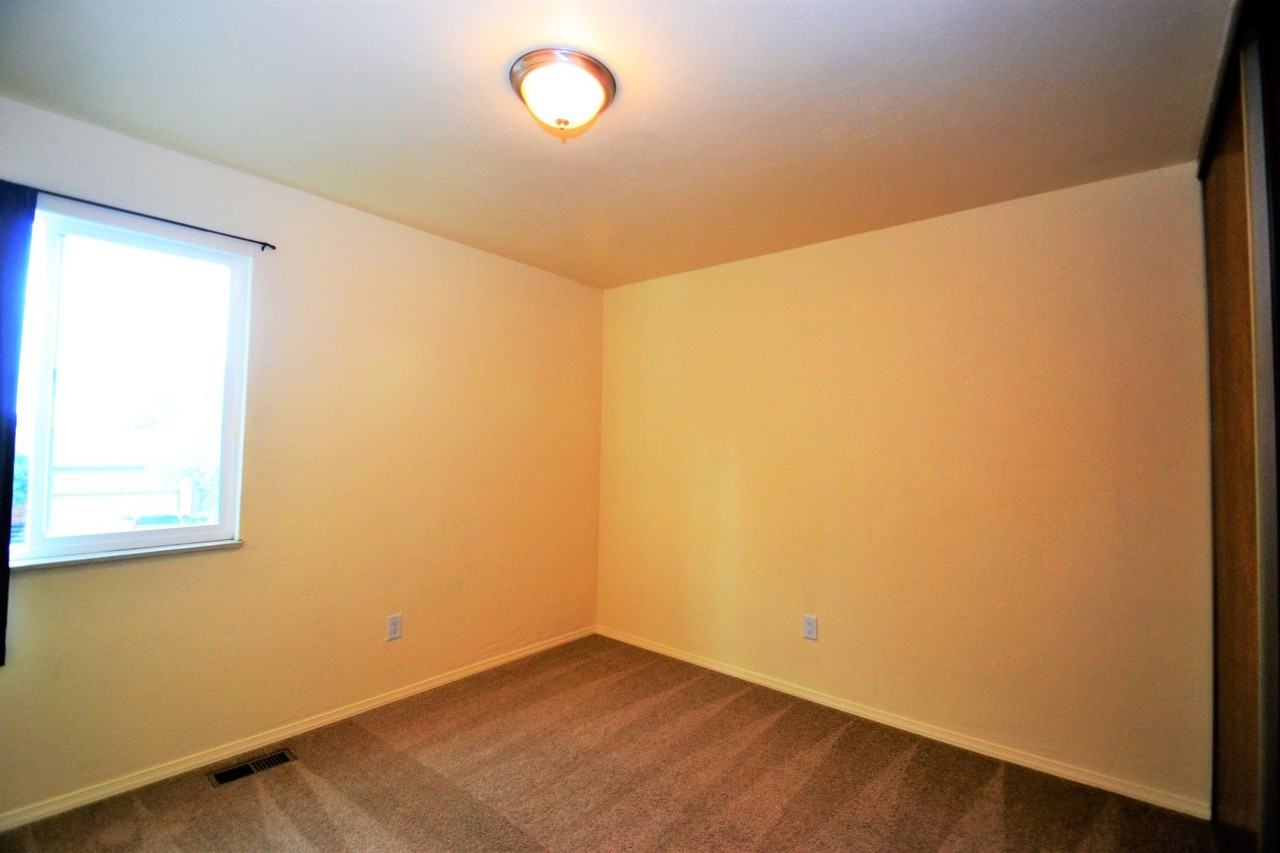 1288 Suncrest Way - Photo 7 of 13