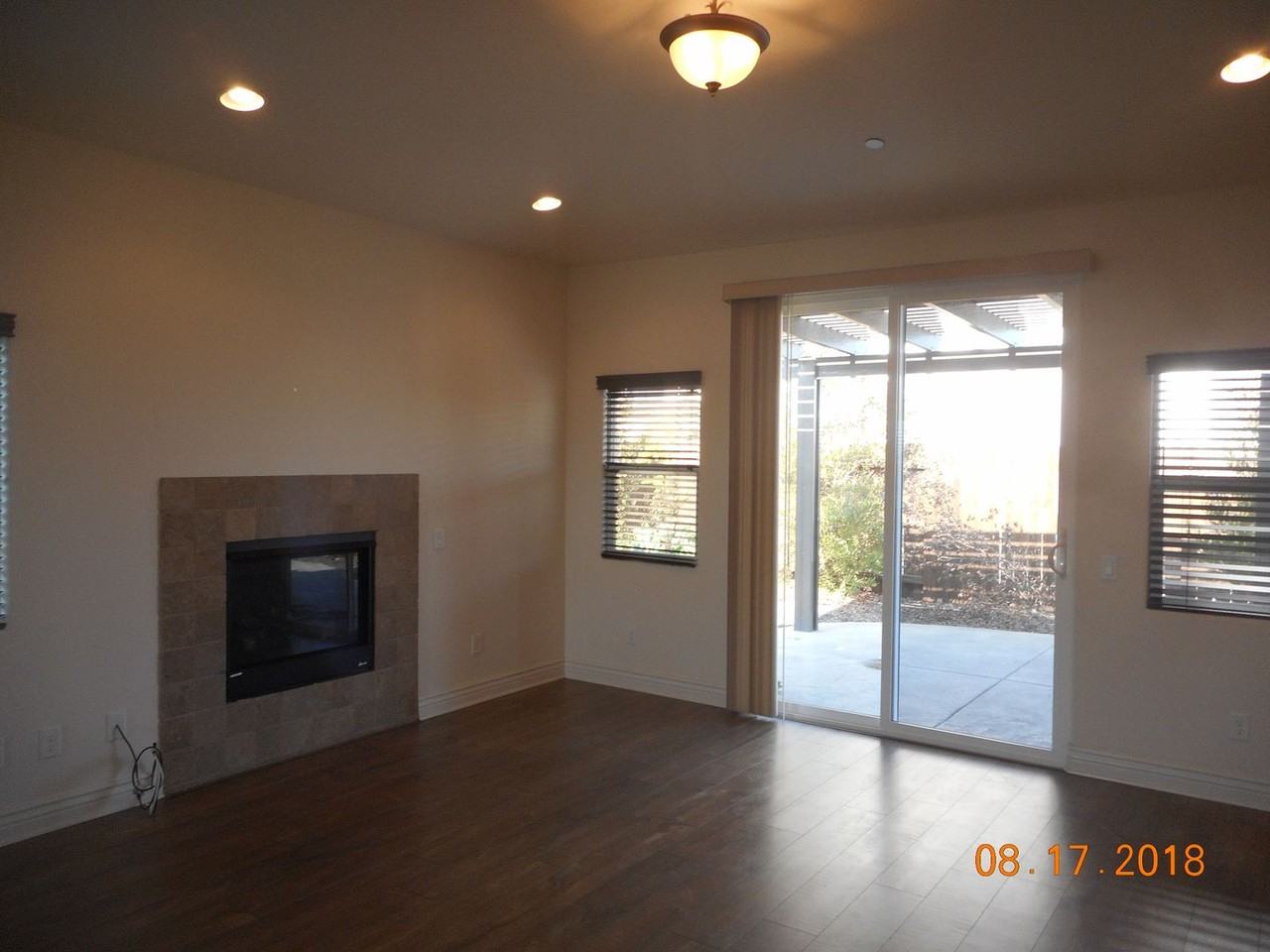 305 Hampton Dr - Photo 7 of 38