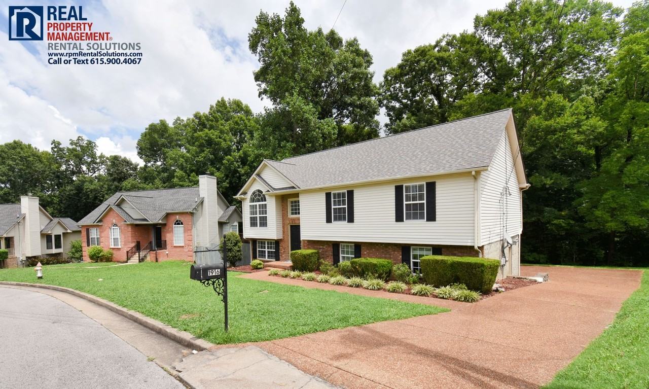 1916 Streamfield Ct - Photo 2 of 33