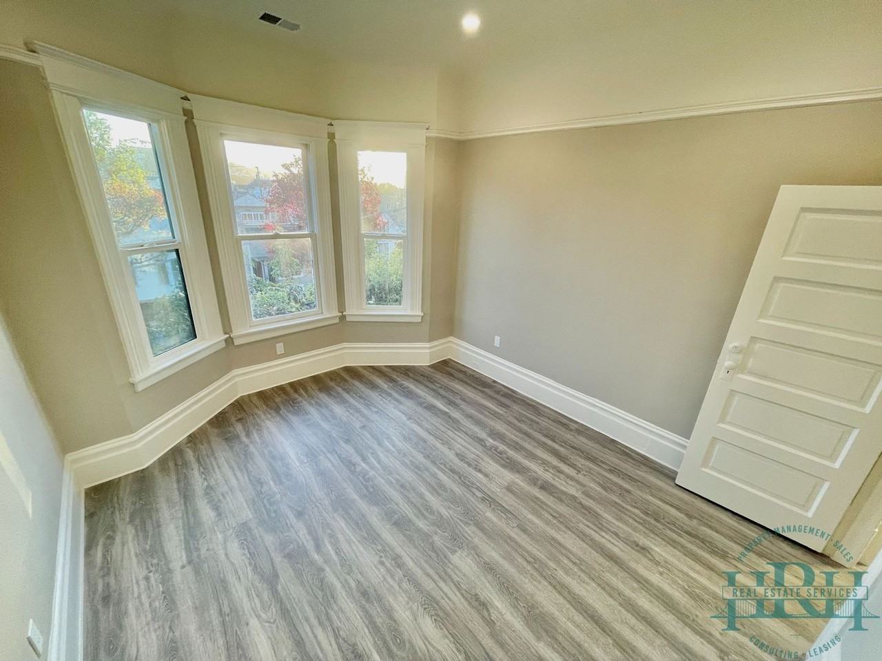 2554 Bryant St - Photo 6 of 50