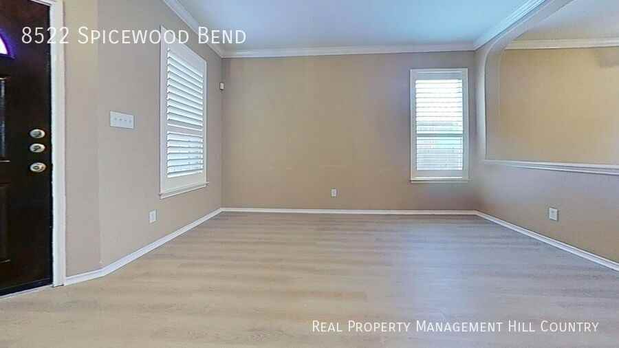8522 Spicewood Bnd - Photo 7 of 14