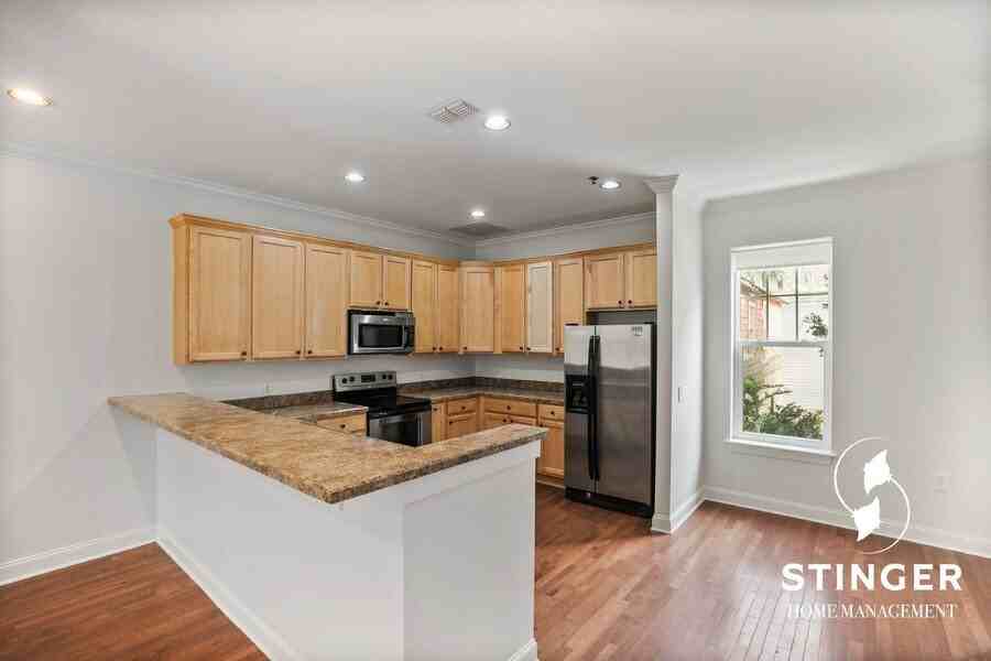 828B Paris Ave - Photo 6 of 39