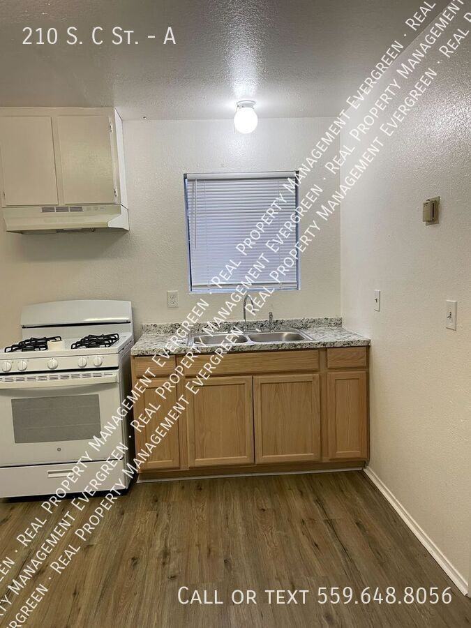 210 S C St #A - Photo 2 of 11