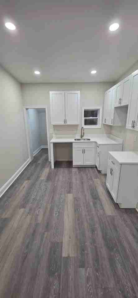 415 E 21st St - Photo 3 of 17