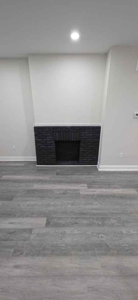 415 E 21st St - Photo 4 of 17