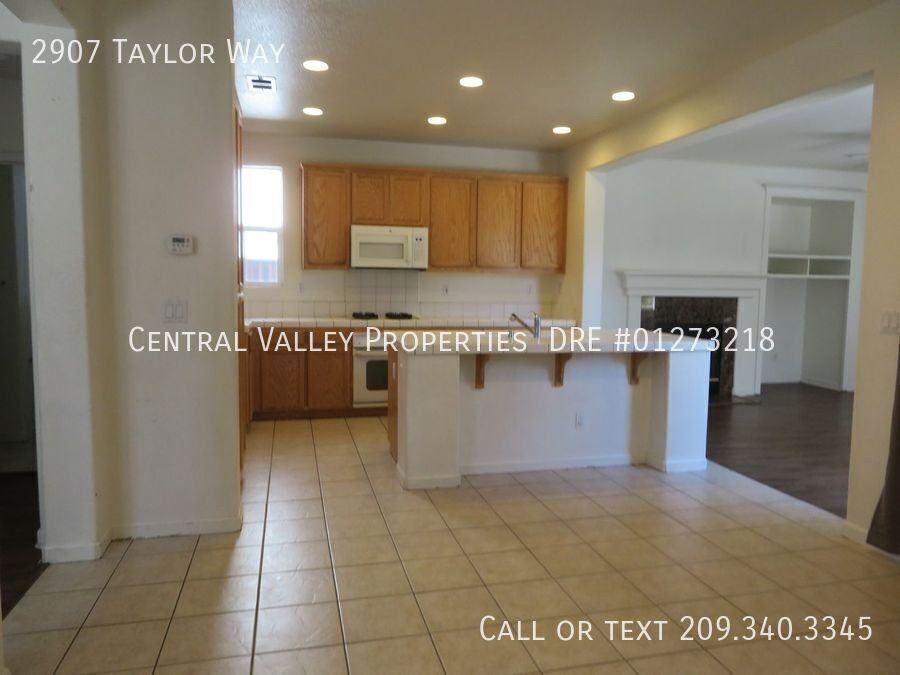 2907 Taylor Way - Photo 5 of 23