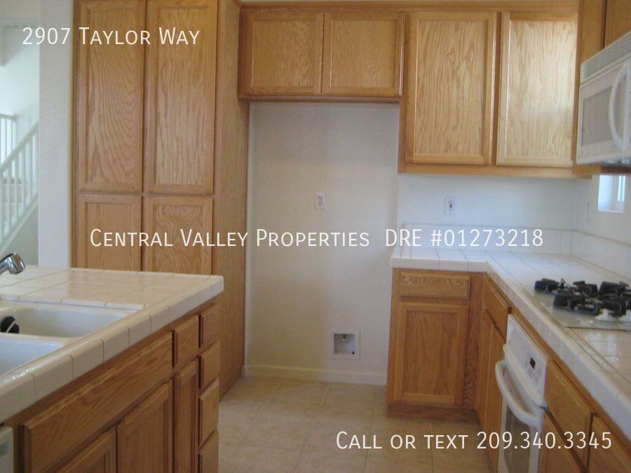 2907 Taylor Way - Photo 6 of 23
