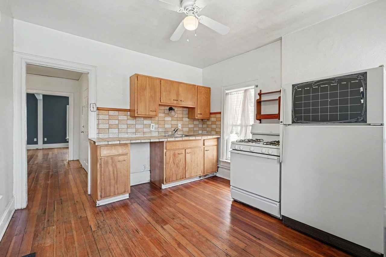 1428 N Lafayette St - Photo 4 of 12