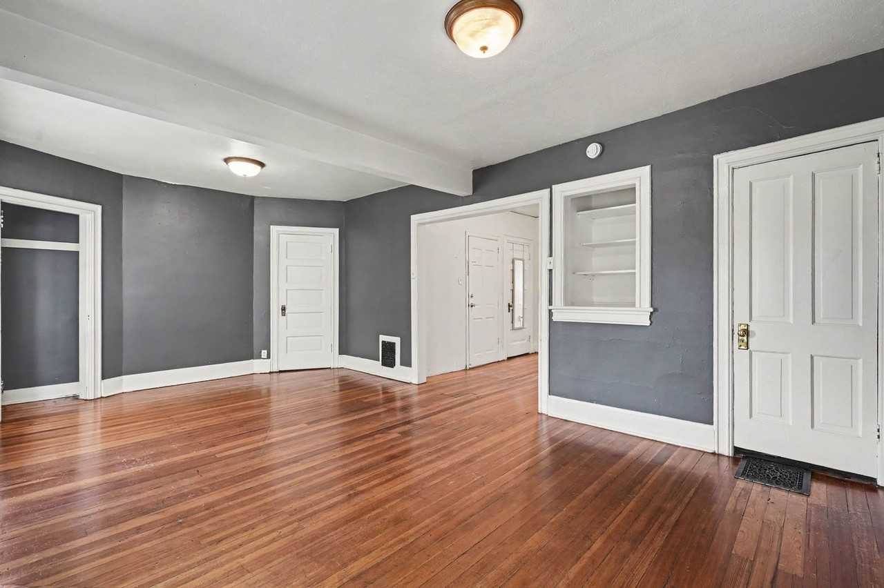 1428 N Lafayette St - Photo 5 of 12