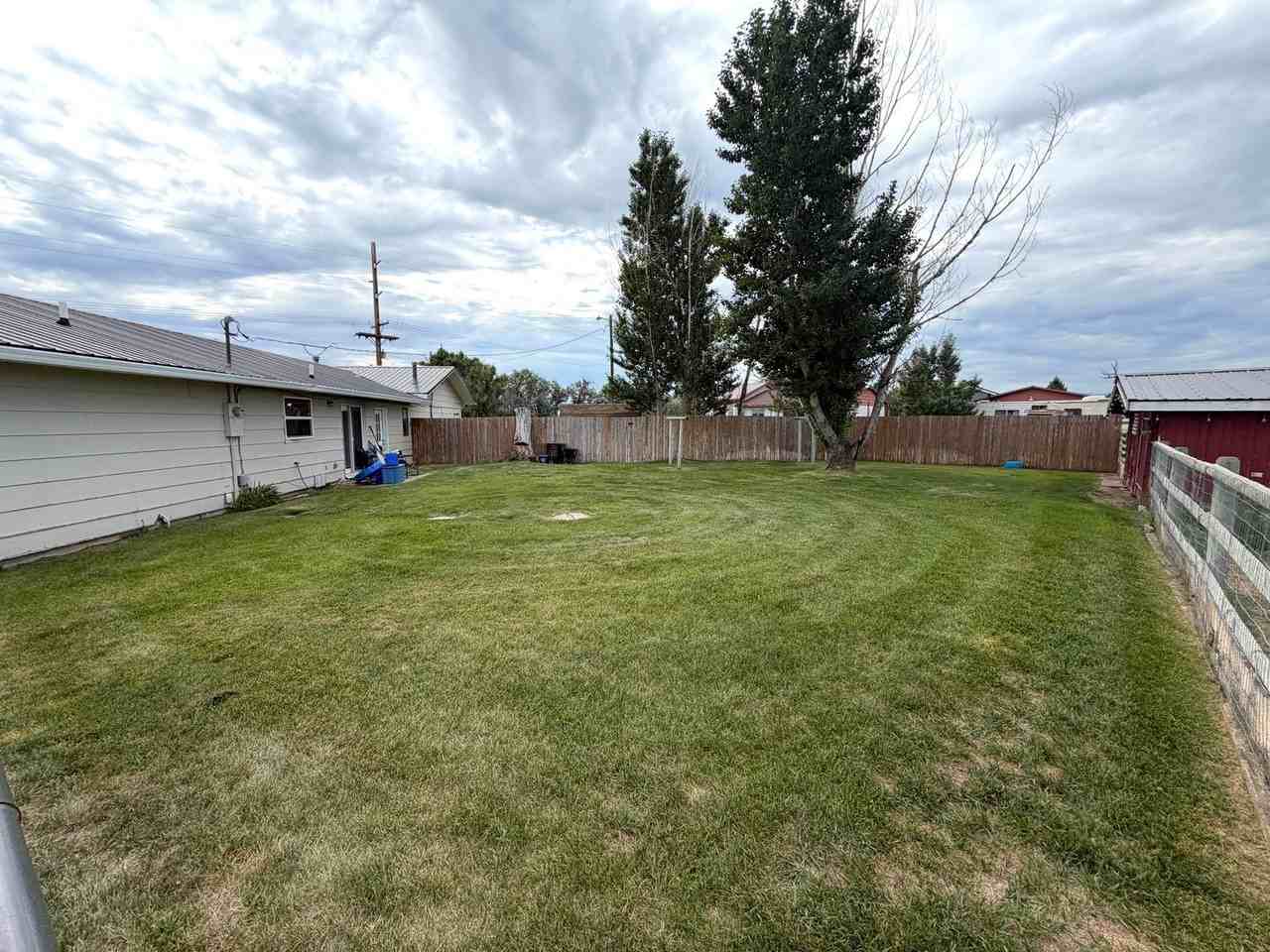 3680 Valley Dr - Photo 4 of 4