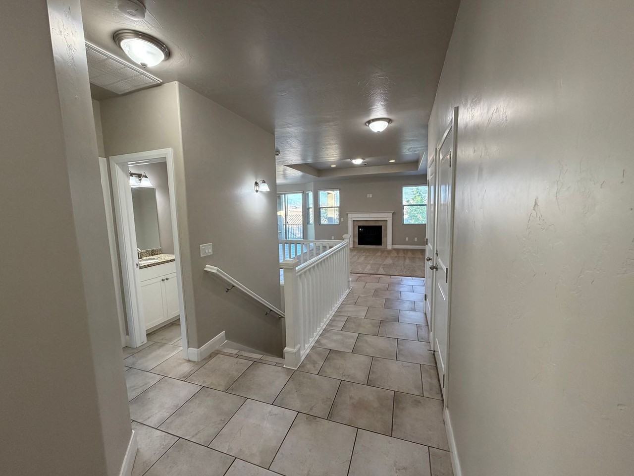 469 E Barcelona Dr - Photo 2 of 36