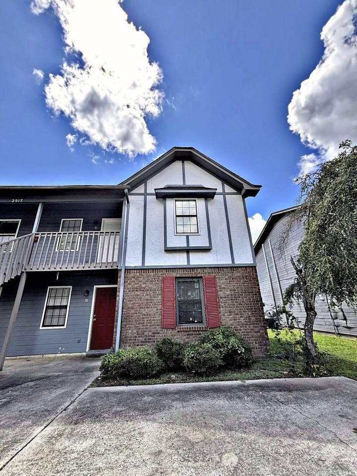 2917 Wimberly Dr Sw #D - Photo 2 of 19
