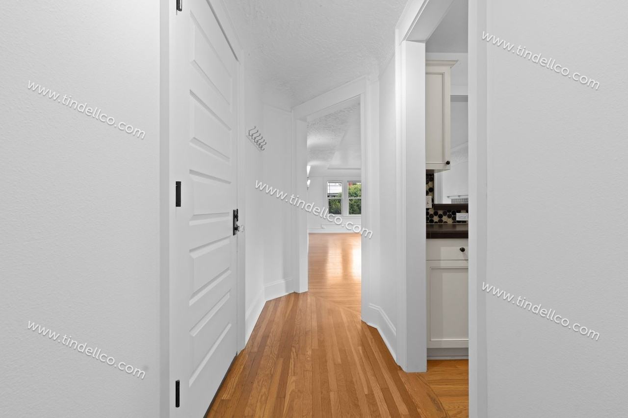 2076 Nw Johnson St #201 - Photo 6 of 17