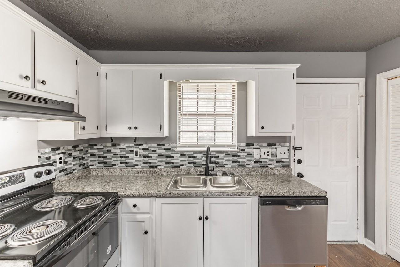 221 Bluebird Ln Sw - Photo 5 of 18