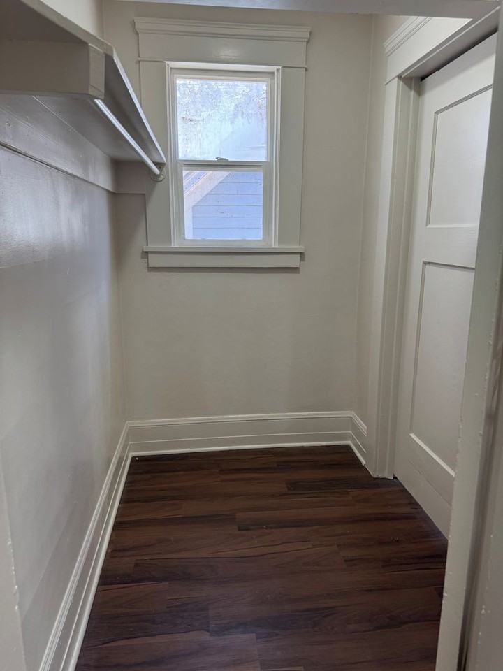 Gibson Apartments (254) - Photo 3 of 5