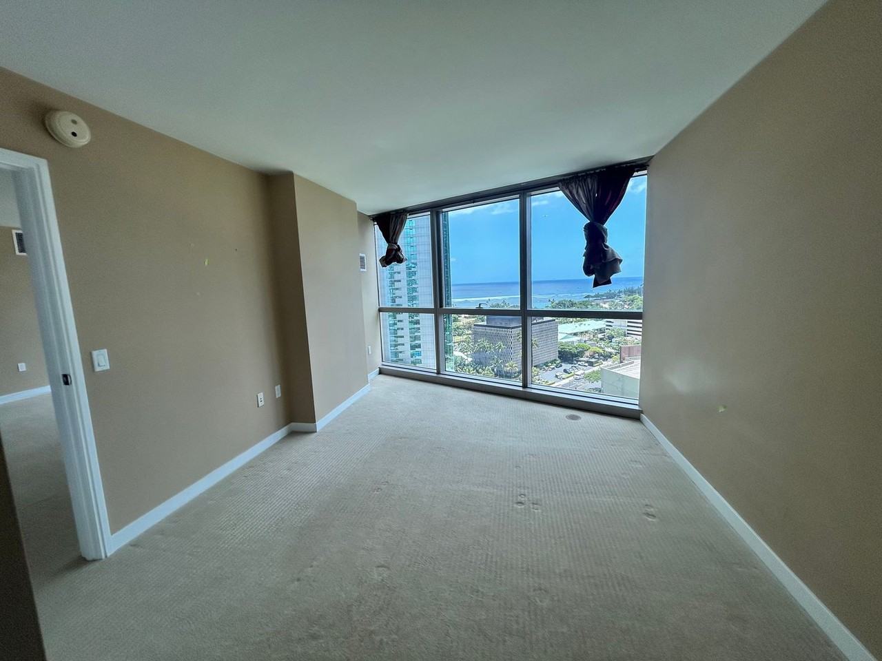 1177 Queen St #1906 - Photo 4 of 27