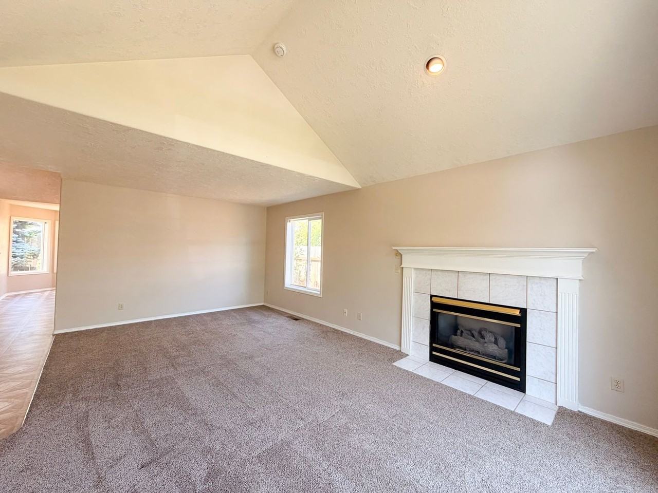 7349 Oneil Rd Ne - Photo 6 of 29