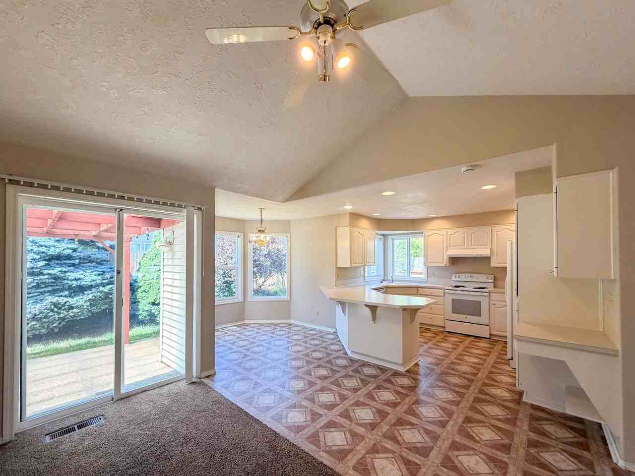 7349 Oneil Rd Ne - Photo 7 of 29
