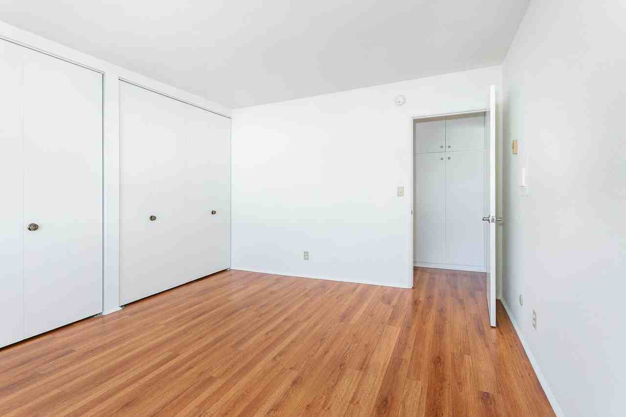 1000 S Wooster St - Photo 4 of 20