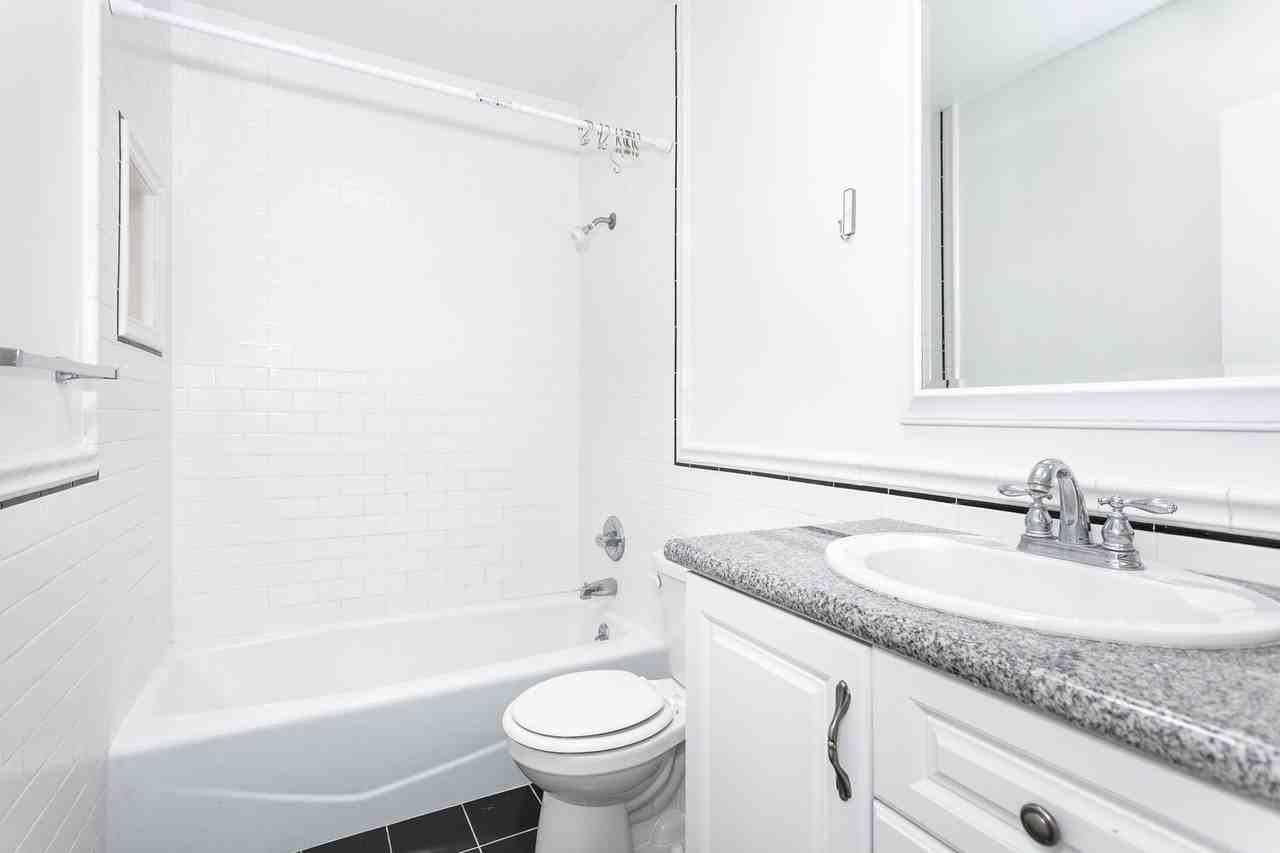 1000 S Wooster St - Photo 6 of 20
