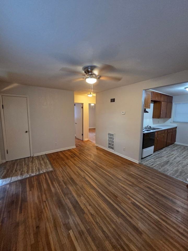 2565 N Kansas St - Photo 3 of 11
