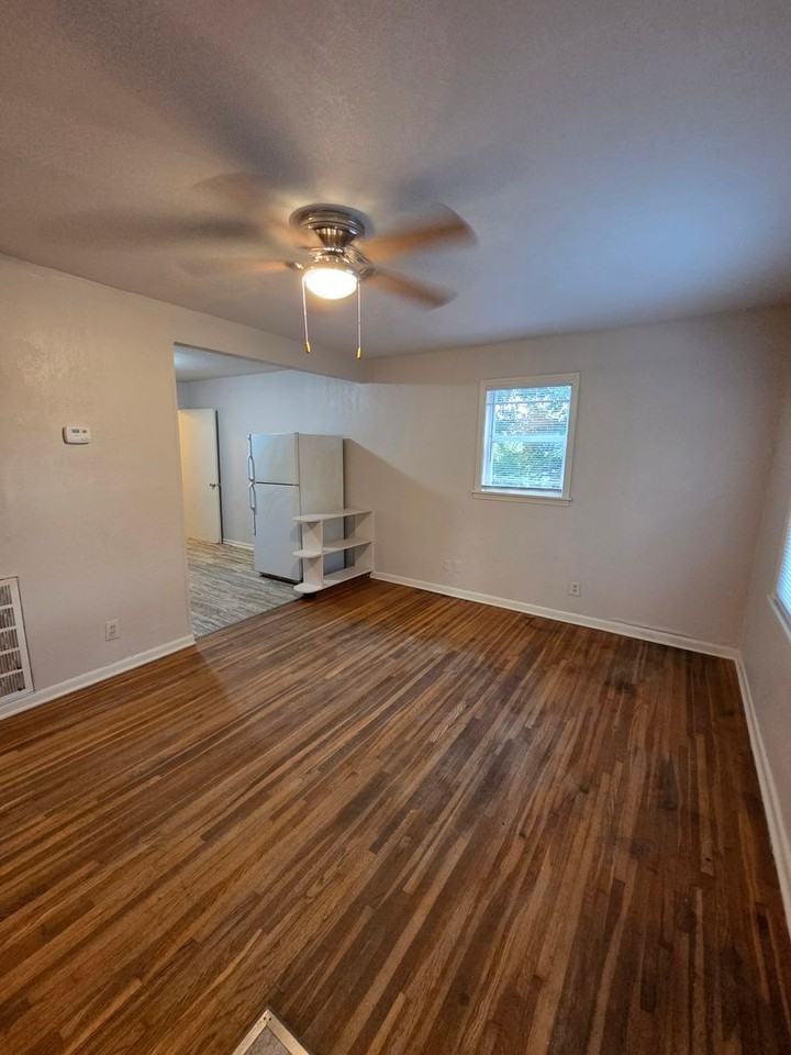 2565 N Kansas St - Photo 5 of 11