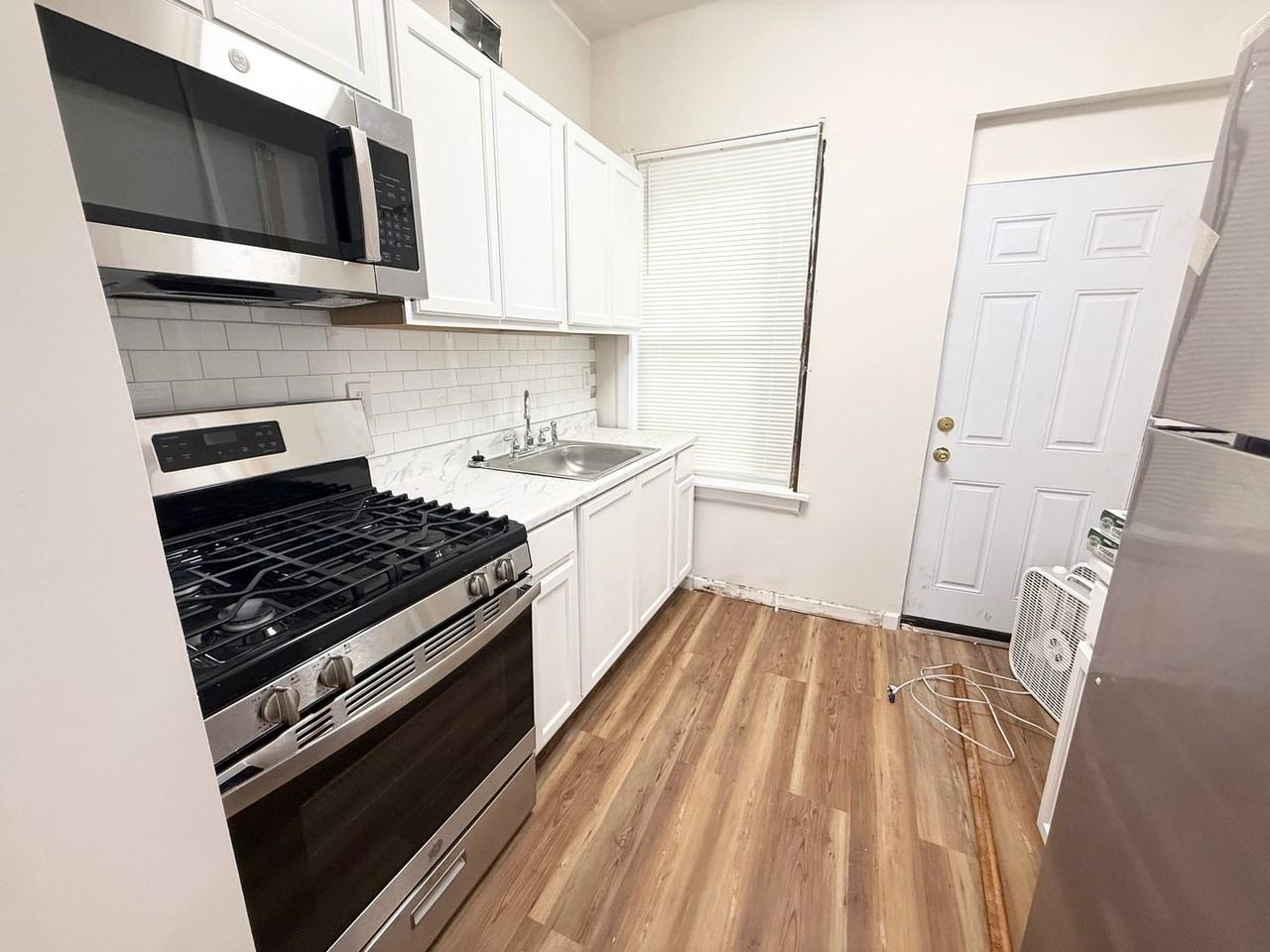 2262 N Gratz St - Photo 6 of 19