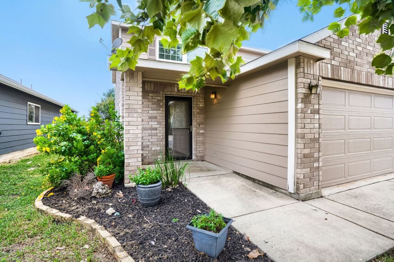25251 Cambridge Wl - Photo 3 of 30