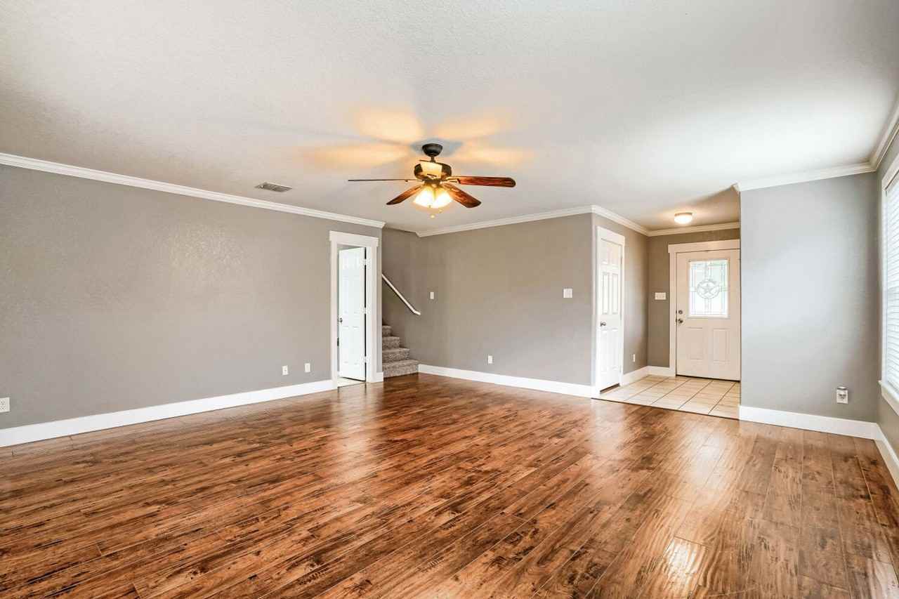 25251 Cambridge Wl - Photo 5 of 30