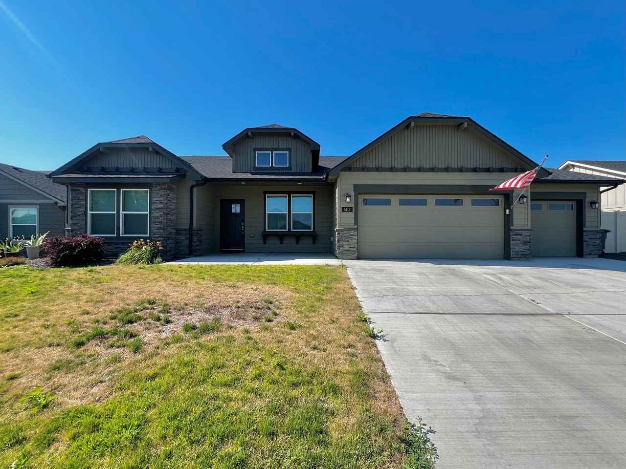 6112 Cottonwood Loop - Photo 2 of 27