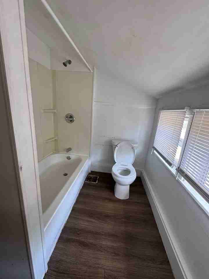 1010 Elm St - Photo 7 of 7