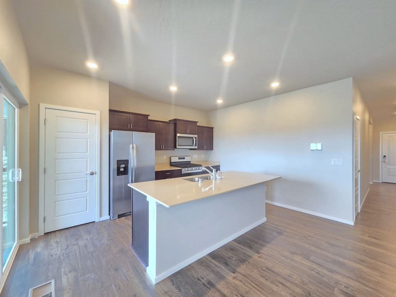 5428 E Bridgeport Ct - Photo 5 of 25