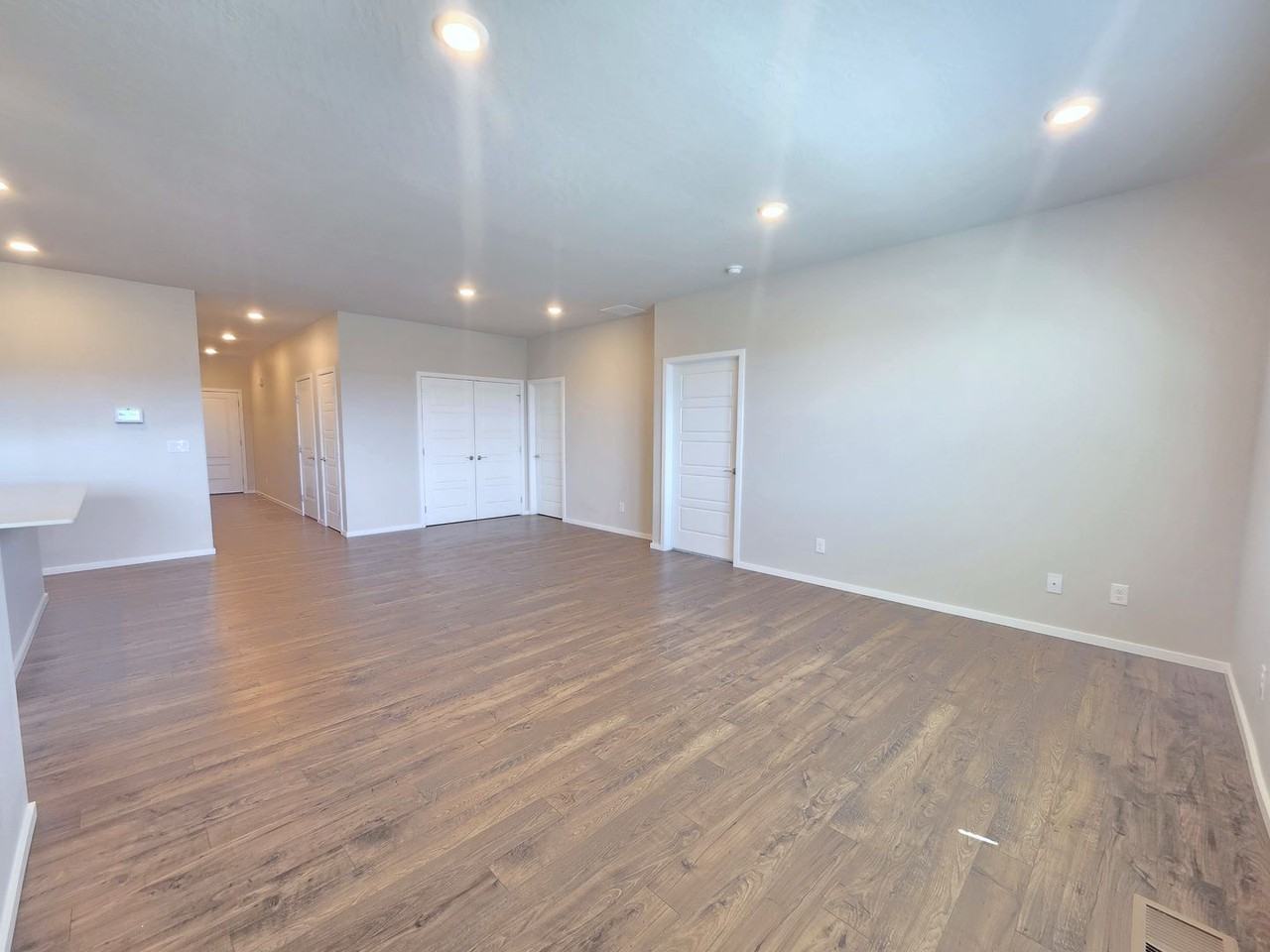 5428 E Bridgeport Ct - Photo 6 of 25