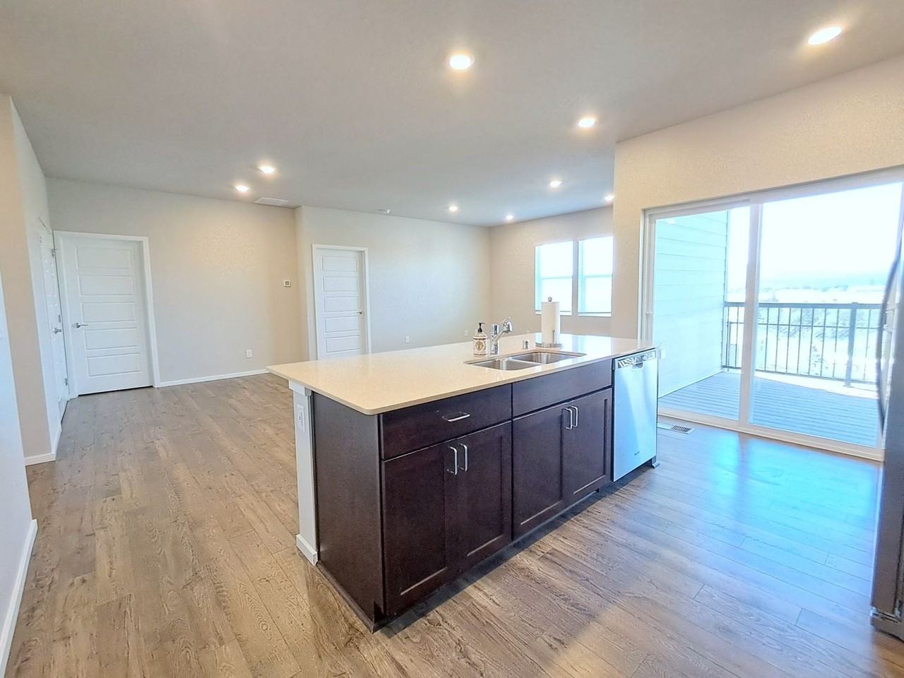 5428 E Bridgeport Ct - Photo 7 of 25