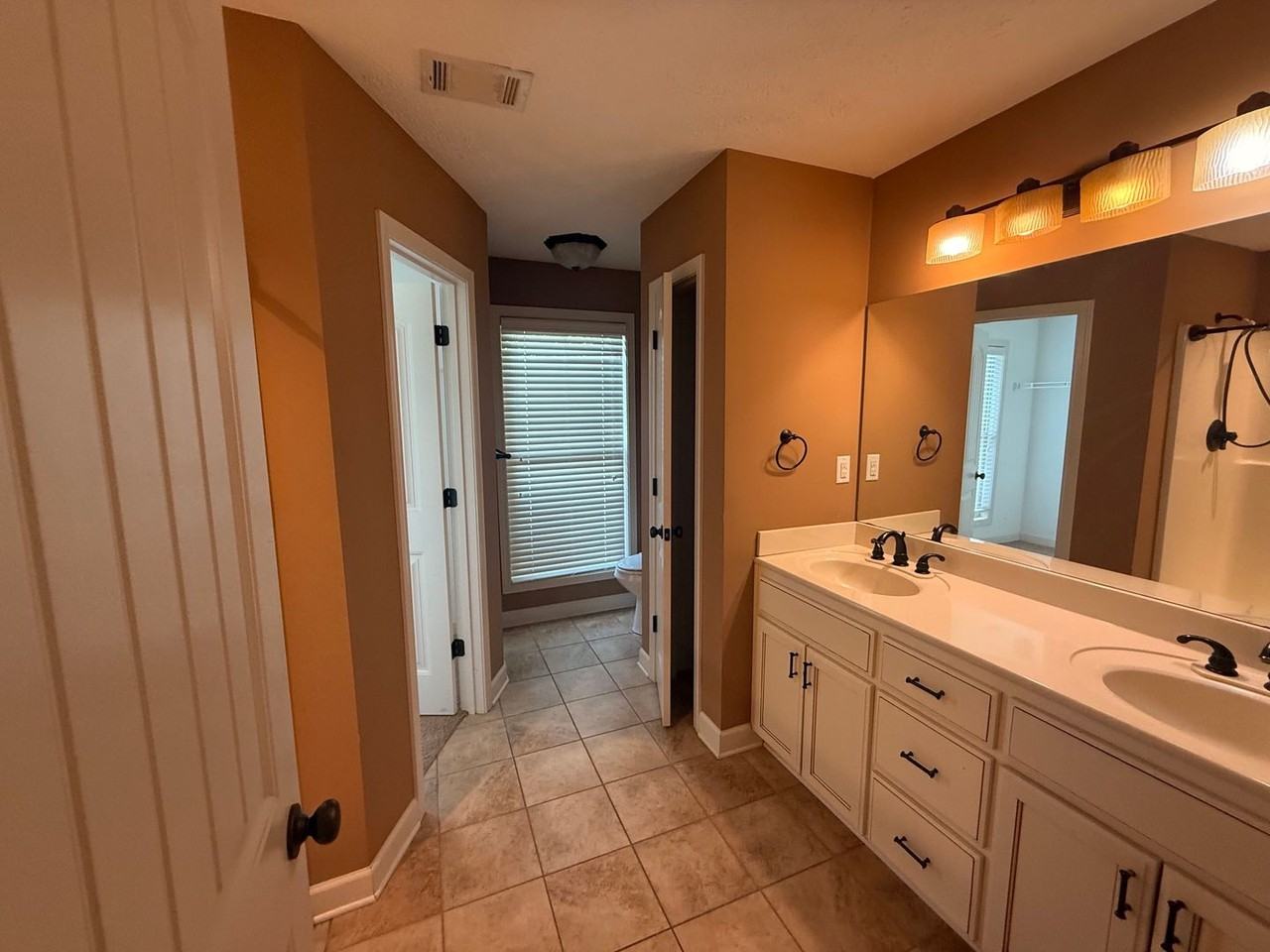 228 Chronicles Dr - Photo 5 of 16