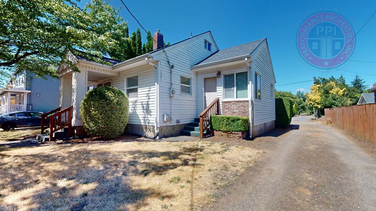 5329 N Willamette Blvd - Photo 2 of 31