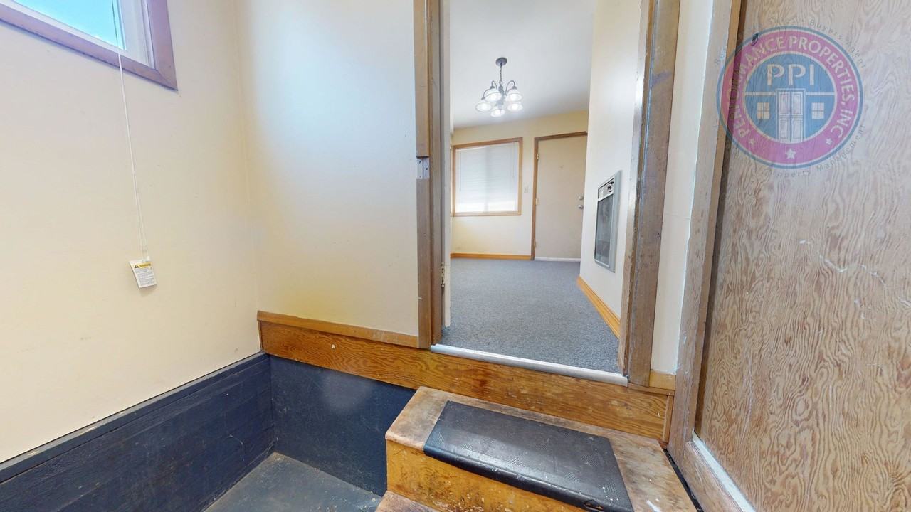 5329 N Willamette Blvd - Photo 6 of 31
