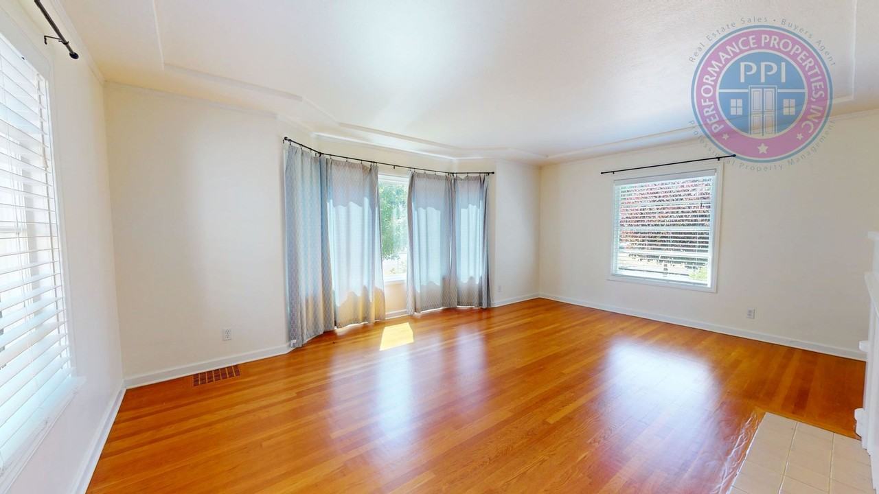 4793 N Willamette Blvd - Photo 7 of 24