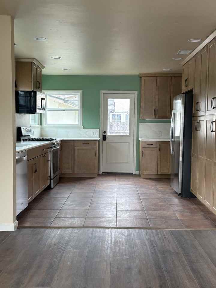 314 Castaic Ave - Photo 4 of 15