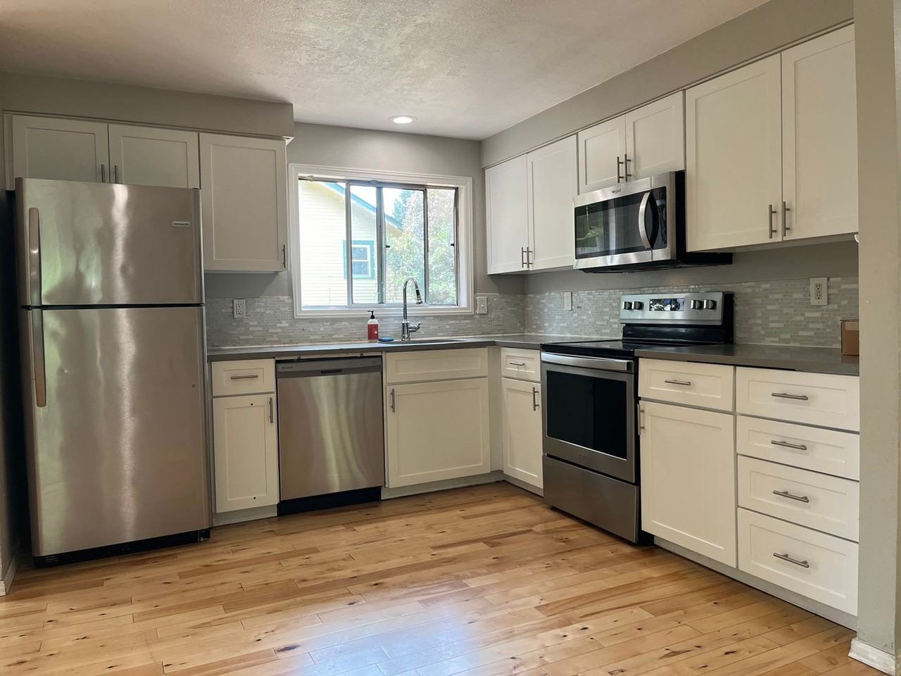 2772 Se Van Water St - Photo 7 of 40