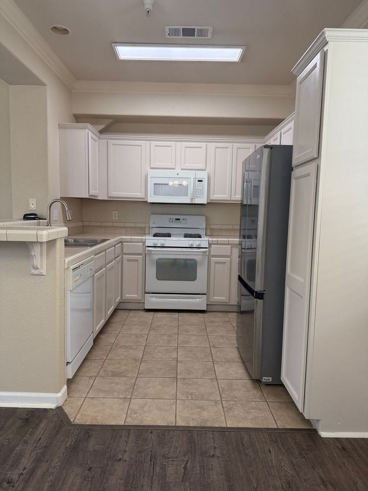 2348 La Villa Way - Photo 6 of 18