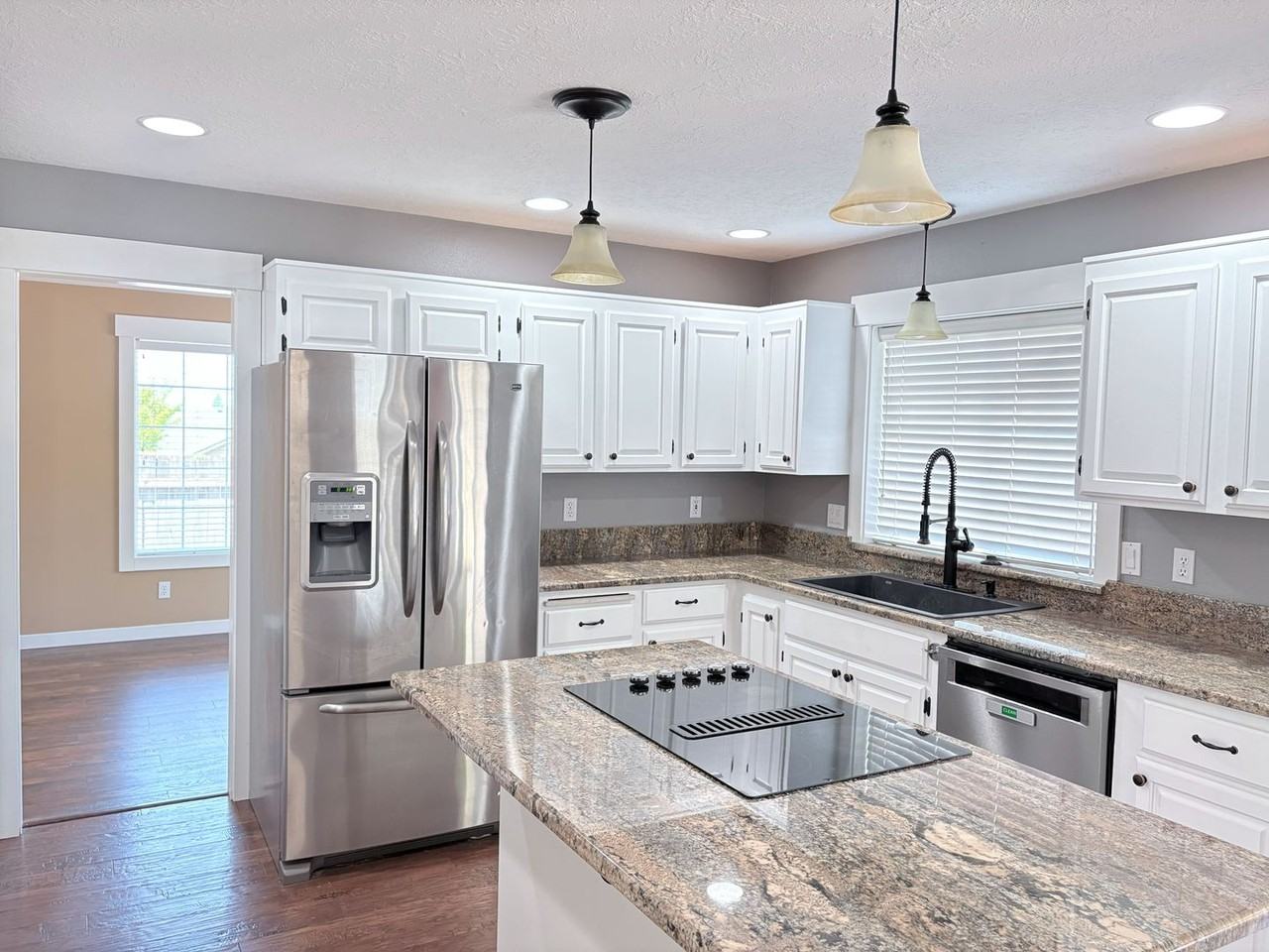 1612 Royalann Ct Nw - Photo 3 of 20