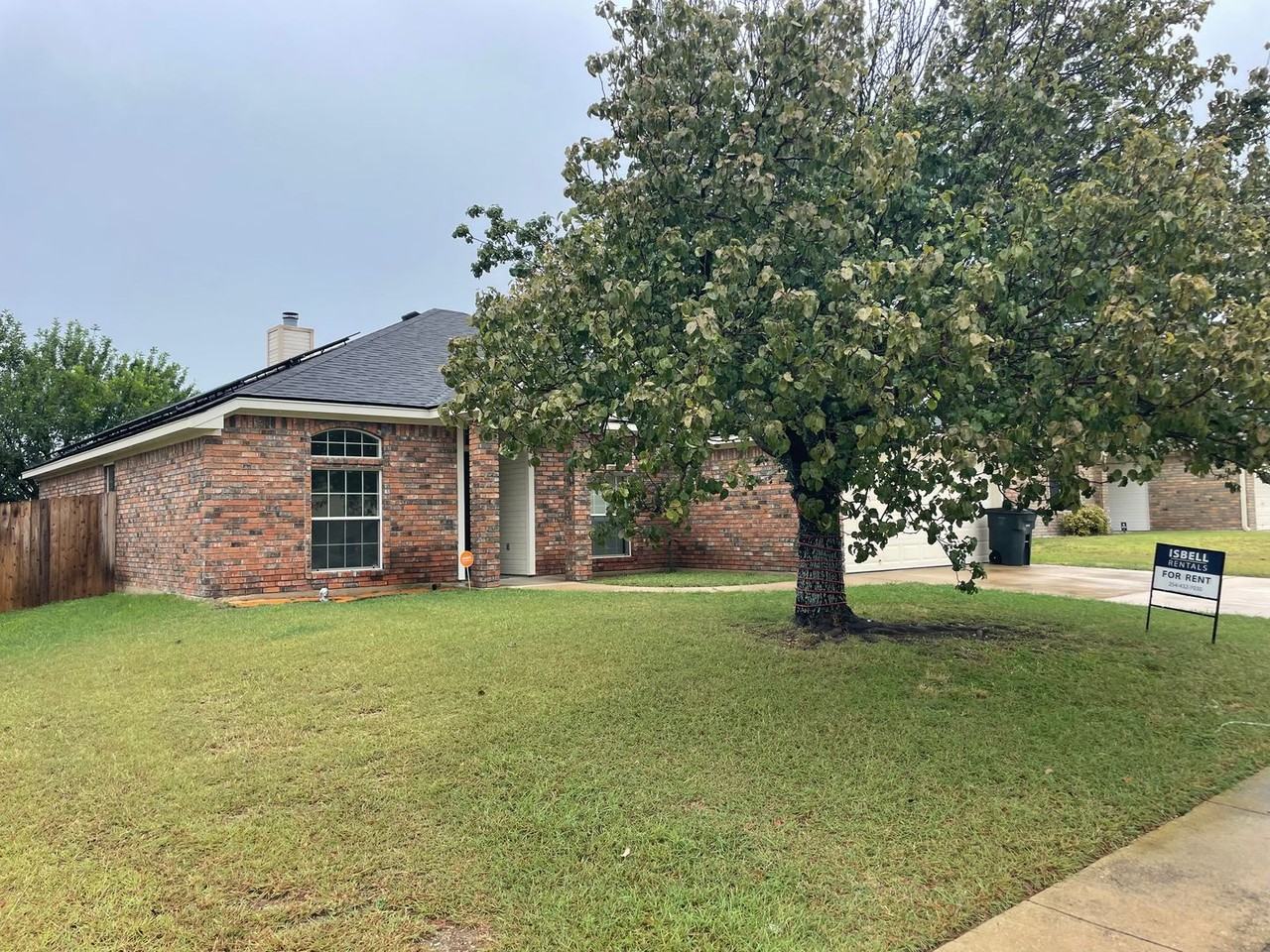 3904 Frigate Dr - Photo 2 of 2