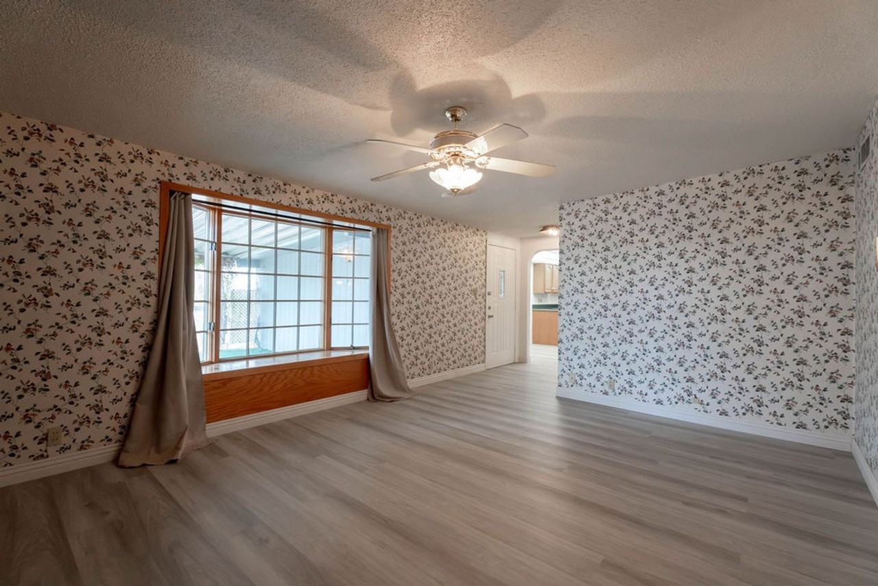 5185 Sun Valley Dr - Photo 5 of 50