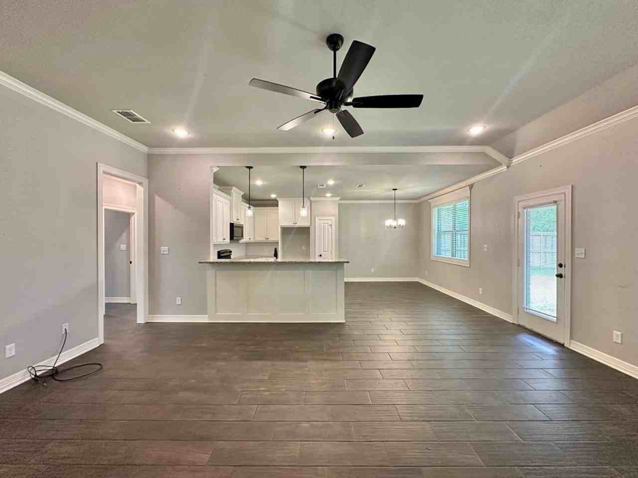 109 Rose Row Ln - Photo 4 of 27